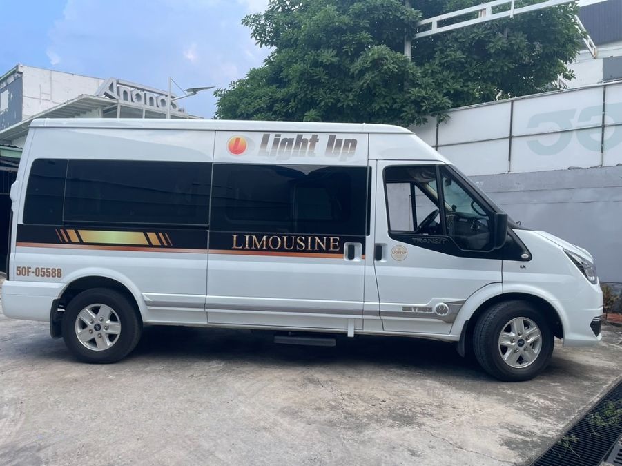 Xe Light Up Limousine Bên hông xe Limousine 10 chỗ