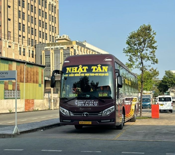 Xe Nhật Tân Mặt trước xe Limousine 34 phòng