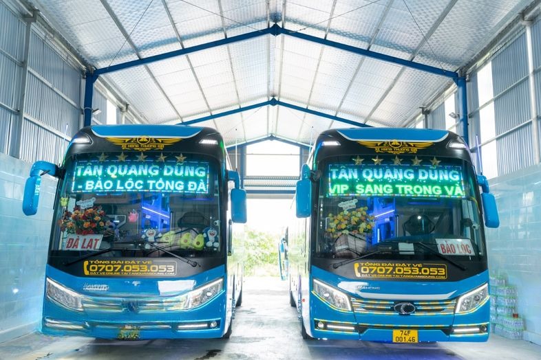 Xe Tân Quang Dũng Mặt trước xe 