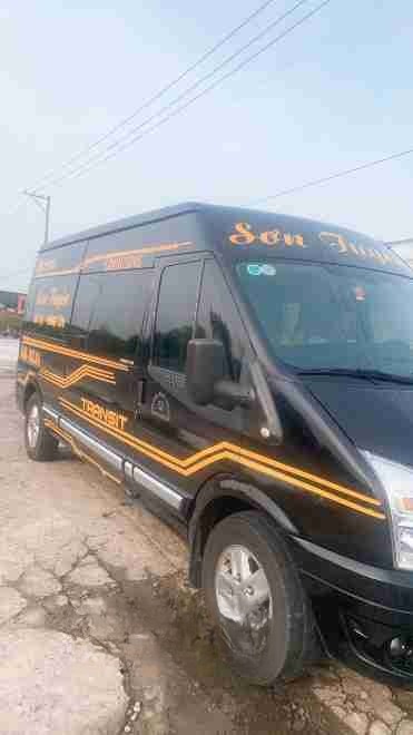 Xe Hoàng Linh (Vũng Tàu) Bên hông xe Limousine 9 chỗ