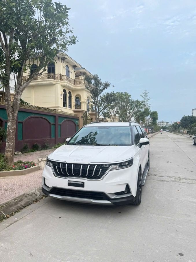 Xe Lovabus Mặt trước xe Bên hông xe Xe 7 chỗ