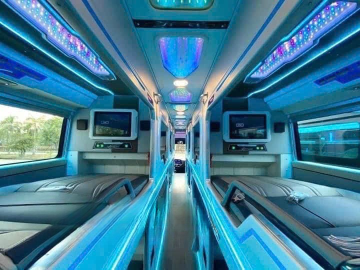 Xe Hoàng Long Limousine  Giường nằm Tiện ích Nội thất Limousine 22 Phòng (WC)