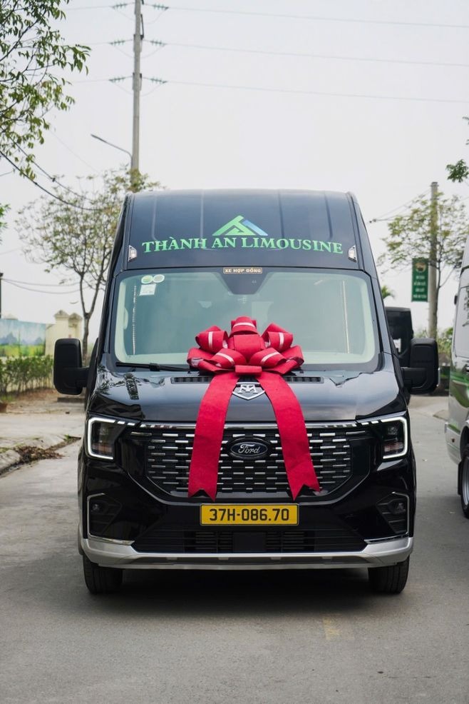 Xe Thành An Limousine Mặt trước xe Xe Limousine 11 chỗ