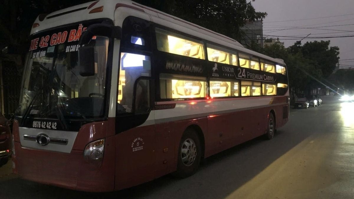 Xe Bốn Hai Bên hông xe Cabin 24 giường