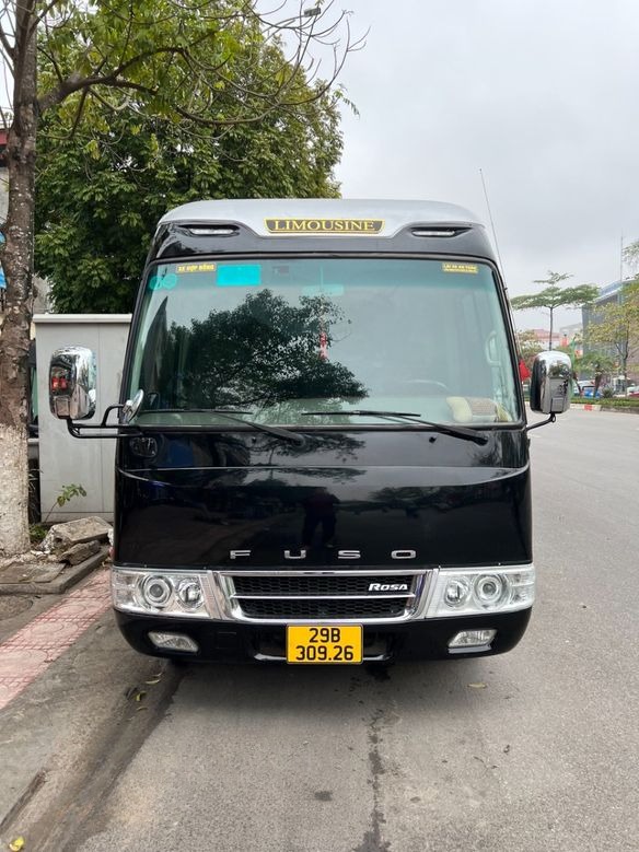 Xe Hạ Long Limousine Mặt trước xe Ghế 20 chỗ
