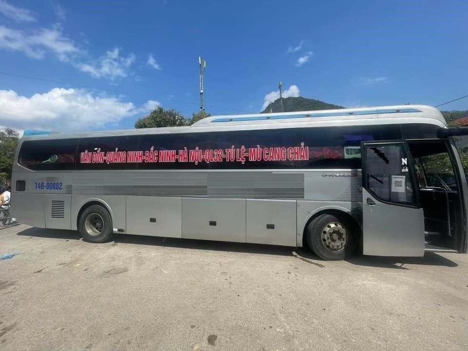 Xe Thế Anh Travel Bên hông xe Xe 40 Giường
