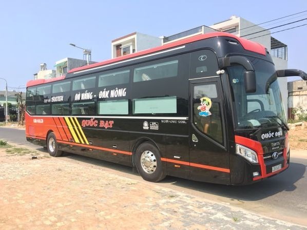 Xe Quốc Đạt Bên hông xe Limousine 22 giường VIP