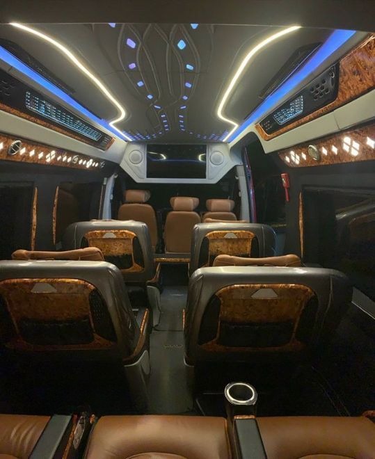 Xe Dũng My Limousine Ghế ngồi Nội thất Limousine 9 chỗ