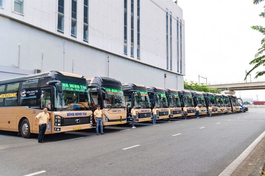 Xe Bình Minh Tải Mặt trước xe Bên hông xe Limousine 22 Phòng Đơn