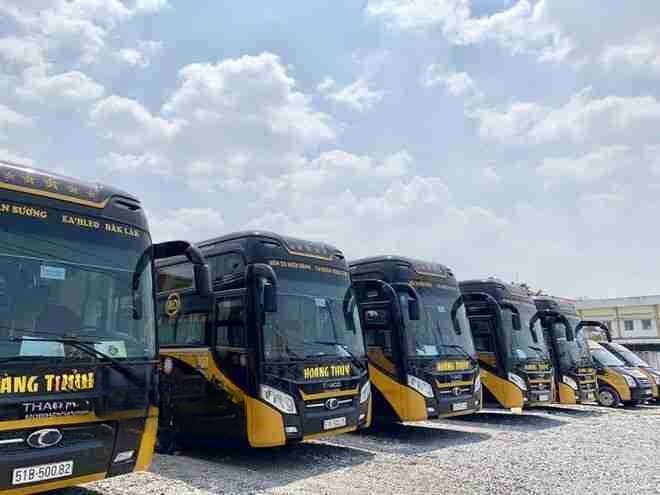 Xe Hoàng Thủy Mặt trước xe Bên hông xe  Giường nằm 44 chỗ