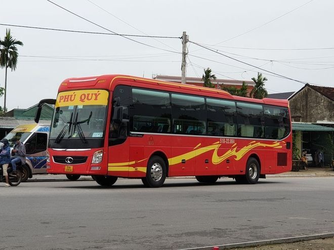 Xe Phú Quý Buslines Bên hông xe Giường nằm 46 chỗ