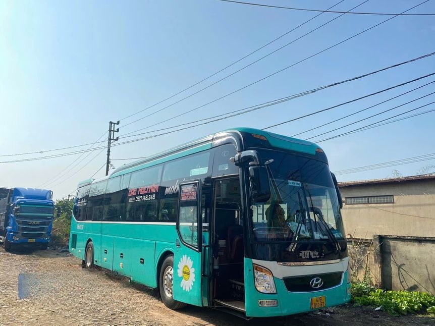 Xe Cao Nguyên Limousine Bên hông xe Mặt trước xe Giường nằm 44 chỗ