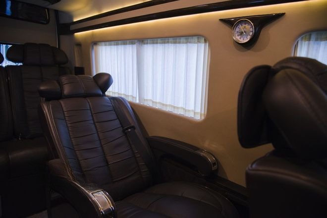 Xe Lovabus Ghế ngồi Nội thất Limousine 9 chỗ