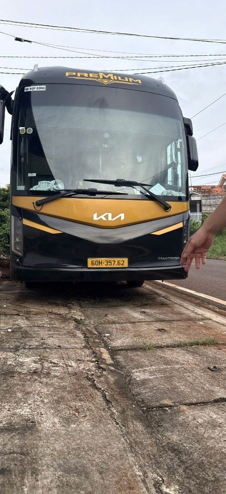 Xe Quang Hiếu Mặt trước xe Limousine 34 phòng