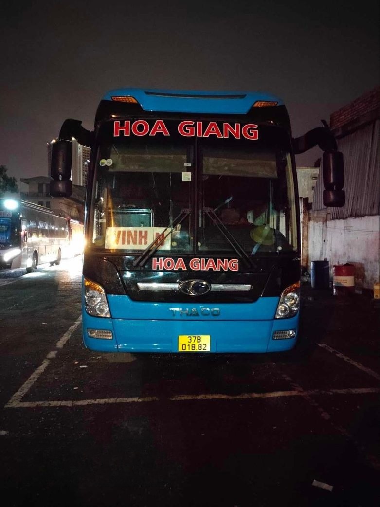 Xe Hoa Giang (Bình Dương) Mặt trước xe Giường Nằm 48 chỗ