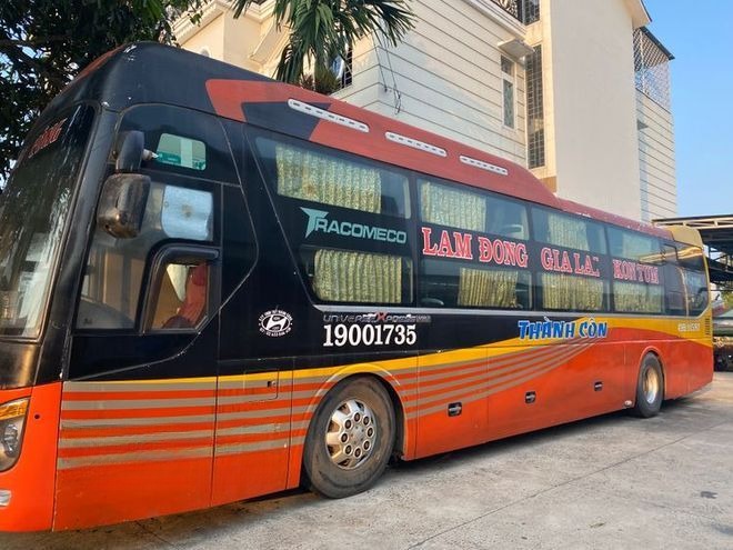 Xe Thành Công (Lâm Đồng) Bên hông xe Giường nằm 41 chỗ 
