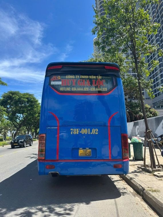 Xe Lovabus Mặt sau xe Giường nằm 40 chỗ