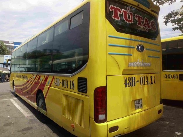 Xe Tú Tạc Mặt sau xe 
