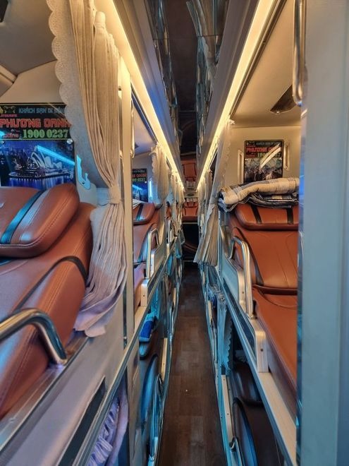 Xe Phương Oanh Giường nằm Nội thất Limousine giường nằm 34 phòng