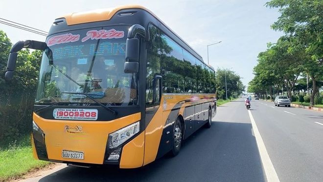 Xe Tân Niên Mặt trước xe Bên hông xe Limousine 22 phòng