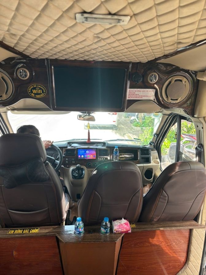 Xe Lovabus Nội thất Tiện ích Limousine 9 chỗ