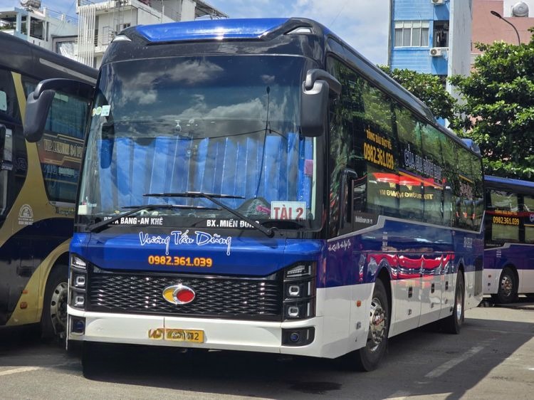 Xe Vương Tấn Dũng Mặt trước xe Bên hông xe Limousine 24 Phòng