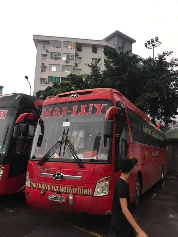 Xe Mai Luy (Cao Bằng) Bên hông xe Mặt sau xe Giường nằm 42 chỗ