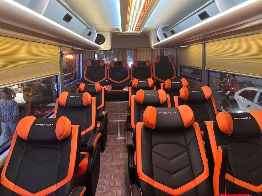 Xe Hạnh Cafe Ghế ngồi Tiện ích Nội thất Limousine 19 ghế ngả VIP (Mới)