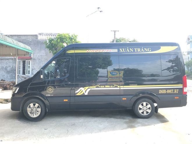 Xe Xuân Tráng Limousine Bên hông xe