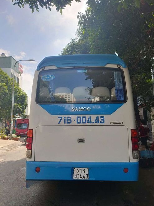 Xe Kim Anh (Bến Tre) Mặt sau xe Ghế ngồi 34 chỗ