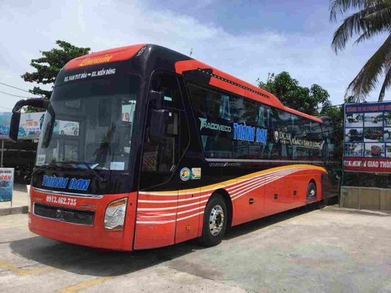 Xe Thành Ban Mặt trước xe Bên hông xe Limousine giường nằm 34 chỗ
