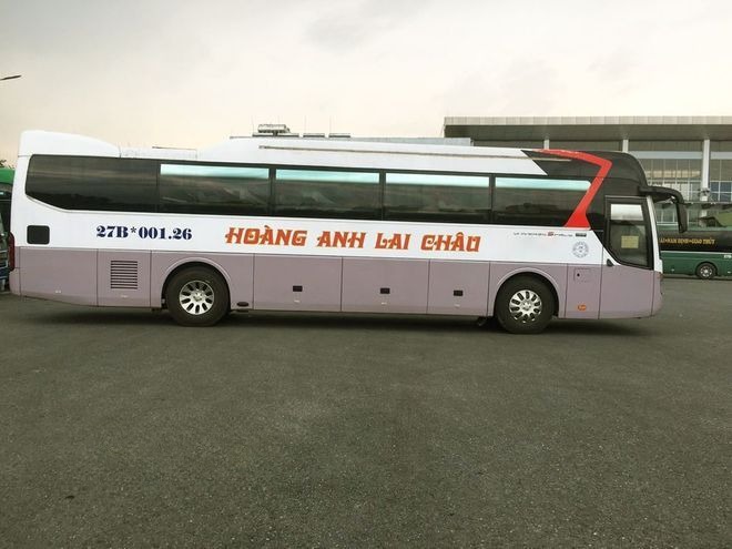 Xe Hoàng Anh - Lai Châu Bên hông xe Giường nằm 40 chỗ