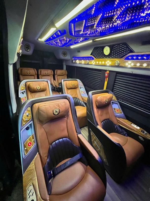 Xe Tâm Đức Limousine Tiện ích Nội thất Ghế ngồi Dcar Solati Limousine 9 chỗ