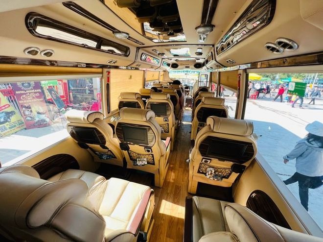 Xe Saco Travel Ghế ngồi Nội thất Tiện ích Limousine ghế ngồi 19 chỗ