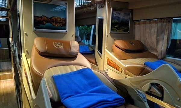 Xe Minh Nghĩa Giường nằm Nội thất Limousine 32 chỗ