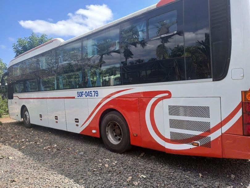 Xe Phương Hồng Linh Bên hông xe Giường nằm 44 chỗ