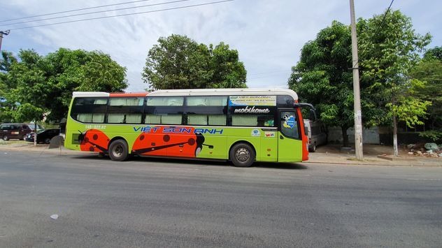 Xe Việt Sơn Anh Bên hông xe Giường nằm 46 chỗ