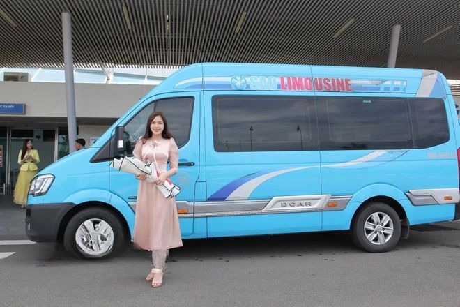 Xe Sao Limousine Bên hông xe Limousine 9 chỗ