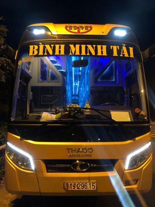 Xe Bình Minh Tải Mặt trước xe Limousine 22 Phòng Đơn*