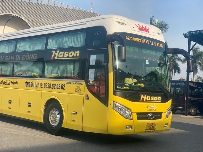 Xe Hà Sơn (Vinh - Sapa) Bên hông xe Giường nằm đôi 4x chỗ