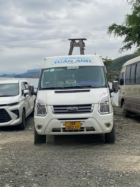 Xe Tuấn Anh (Sơn La) Mặt trước xe Ghế ngồi 16 chỗ