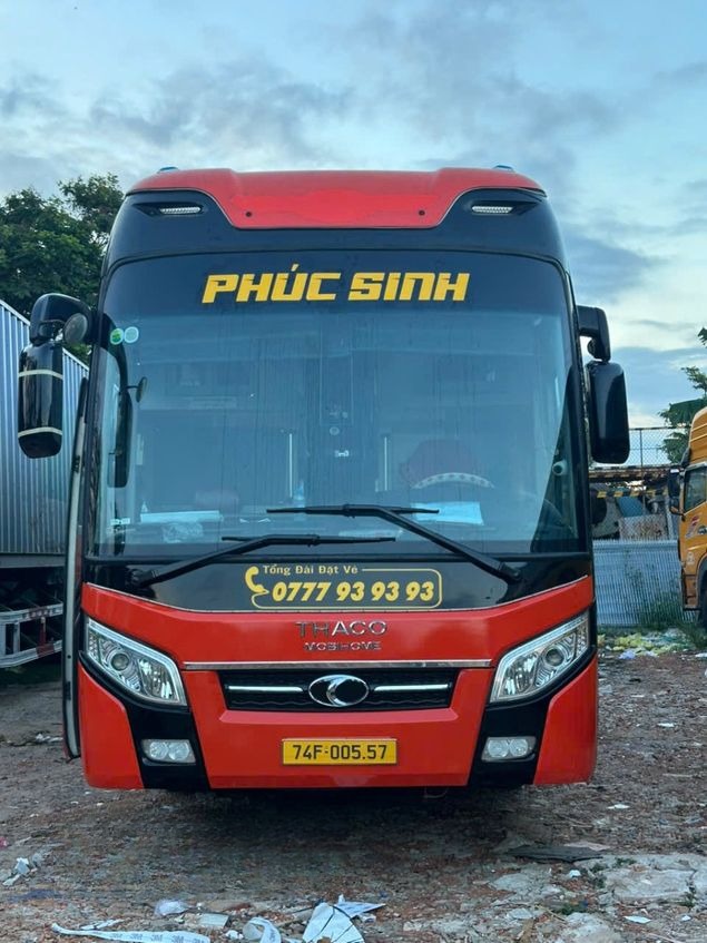 Xe Phúc Sinh Mặt trước xe Limousine 24 phòng