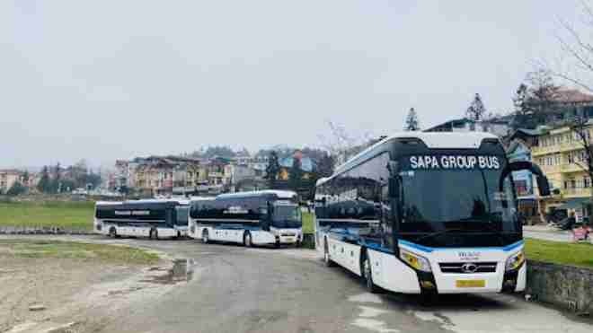 Xe Sapa Group Bus Mặt trước xe Limousine 20 cabin VIP 