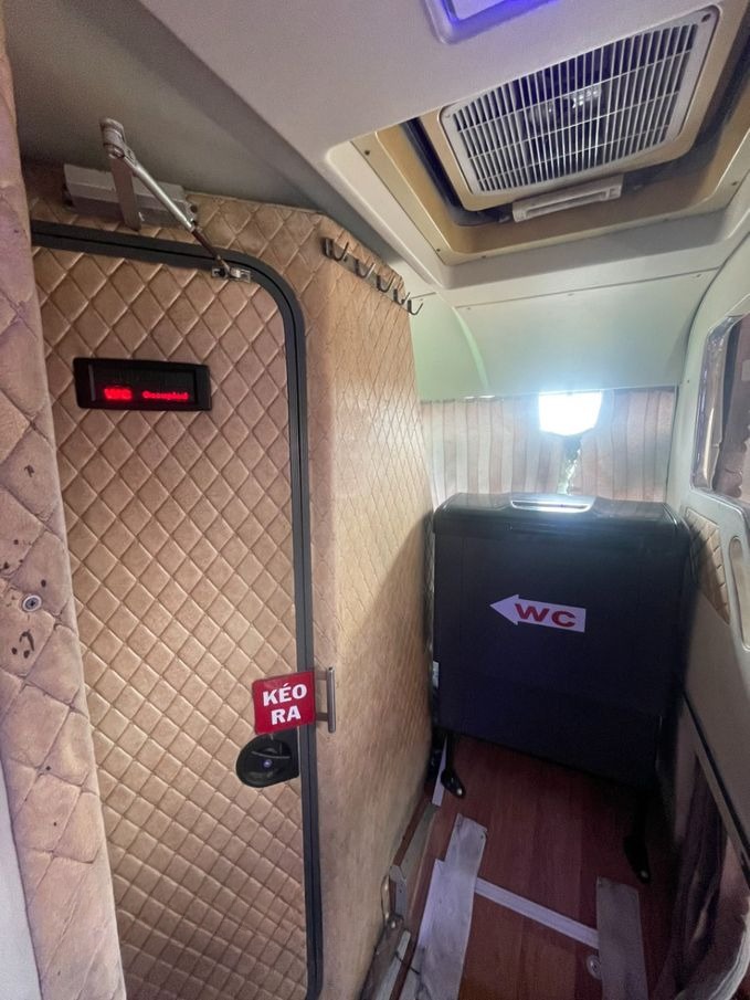 Xe Tân Aba Tiện ích Limousine 22 phòng