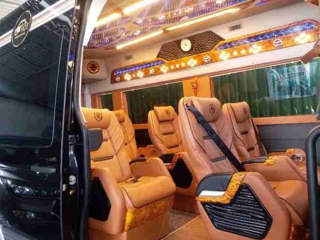 Xe ADT Limousine Nội thất Solati 10 chỗ