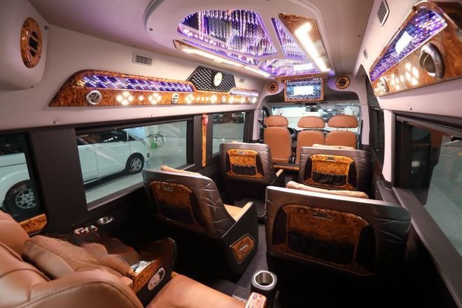 Xe Hạ Long Travel Limousine Tiện ích Ghế ngồi Limousine 10 chỗ