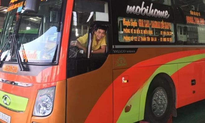 Xe Lovabus Bên hông xe Giường nằm 44 chỗ