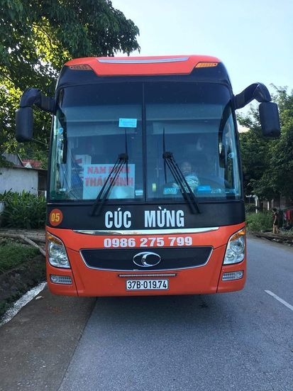 Xe Cúc Mừng Mặt trước xe 