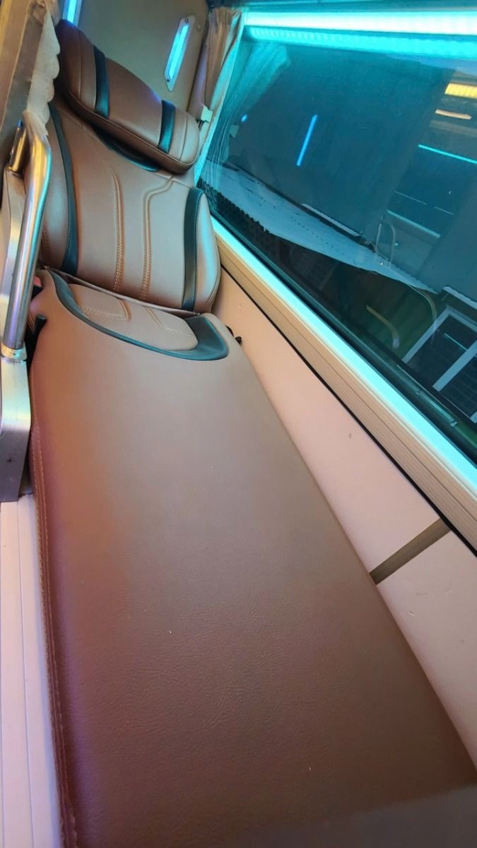 Xe Queen Cafe (Cam Ranh) Giường nằm Limousine 32 chỗ