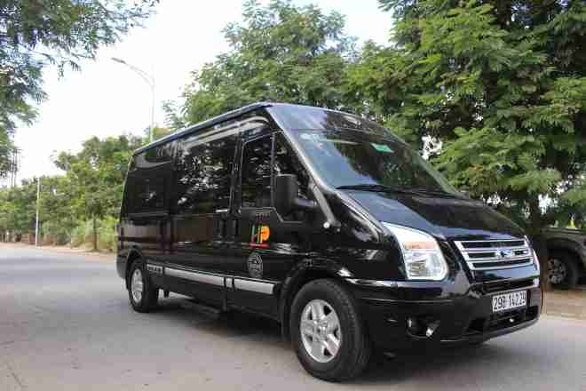 Xe Hoàng Phú Limousine Bên hông xe Limousine 9 chỗ